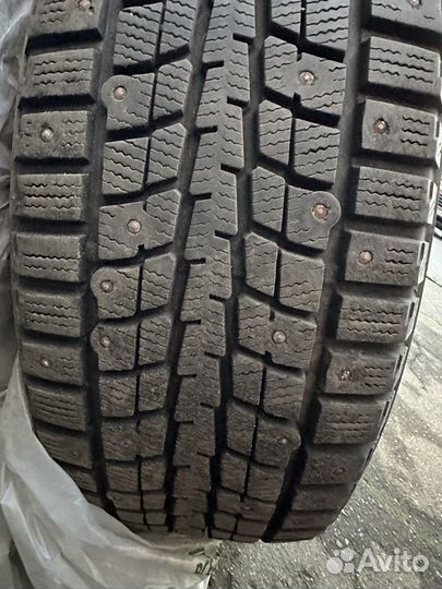 Dunlop SP Winter Ice 01 235/55 R17 99T