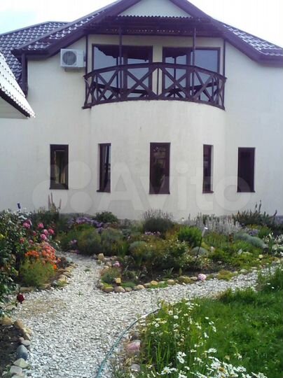 Коттедж 270 м² на участке 10 сот.