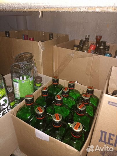 Бутылки пустые элитные под напитки с крышками