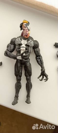 Шарнирная фигурка Marvel Select Веном