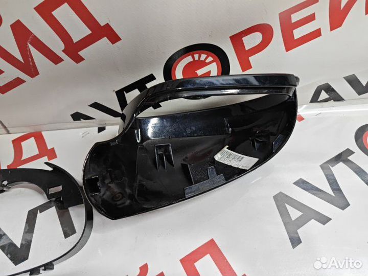 Корпус зеркала правый Volkswagen Passat 3C2 BZB