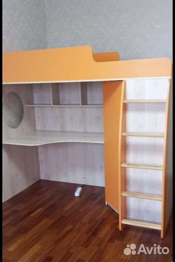 Двухъярусная кровать