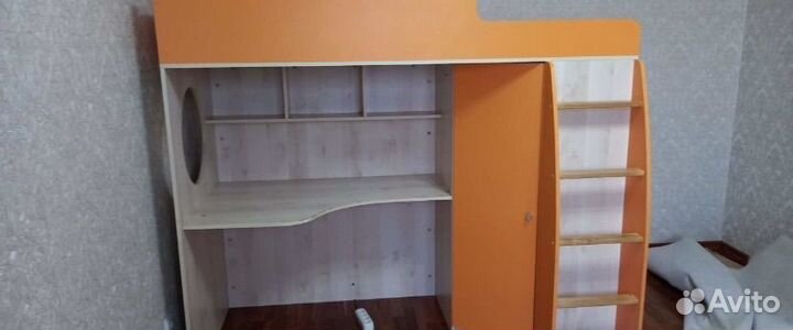 Двухъярусная кровать