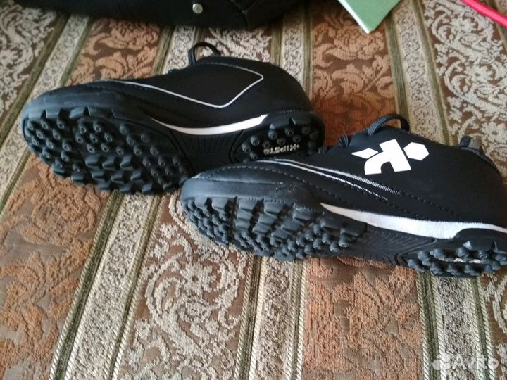 Бутсы - сороконожки kipsa, р. 28