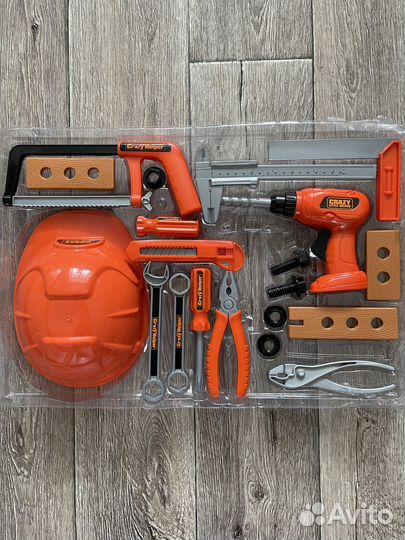 Набор игрушечных инструментов