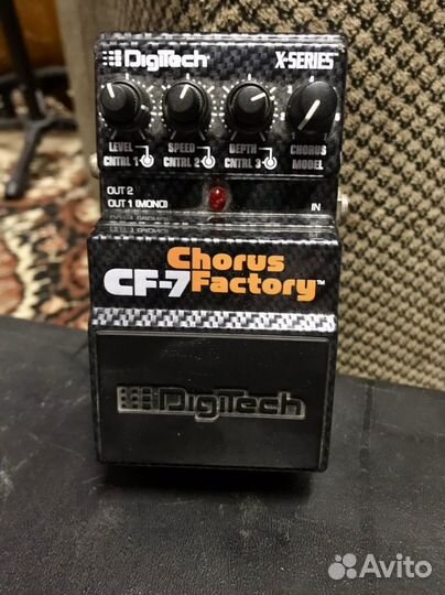 Гитарная педаль Digitech CF-7 Chorus Factory