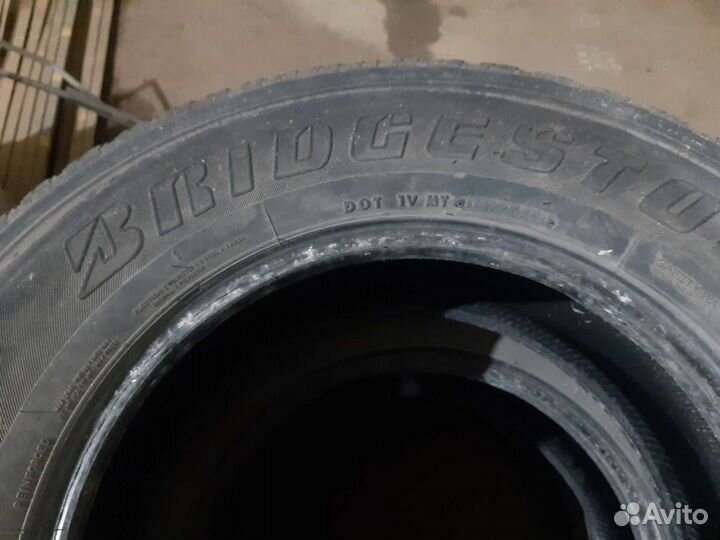 Bridgestone Dueler H/T 245/70 R16 111