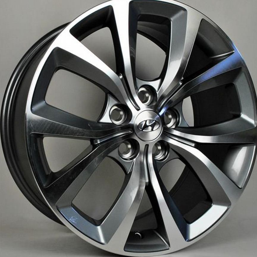 Replica DWS HND-1195 : 8x18 5*114,3 Et:40 Dia:67,1 GMF