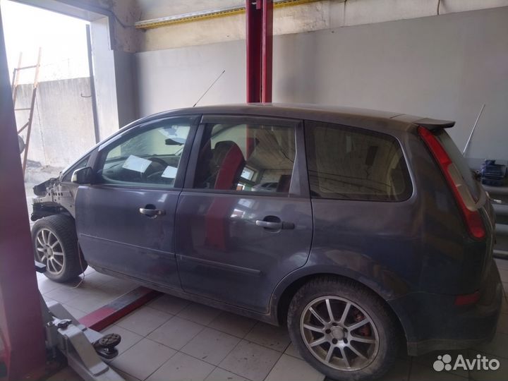 Задний фонарь Ford C-MAX 2005