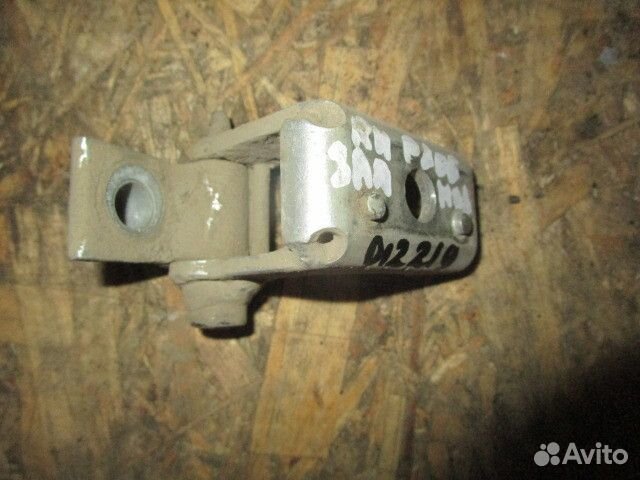 Петля двери задней правой нижняя Peugeot 206 1998