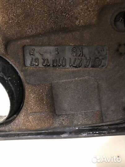 Крышка двигателя mercedes