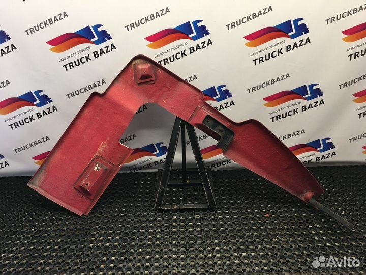 Спойлер кабины верхний левый Volvo FH