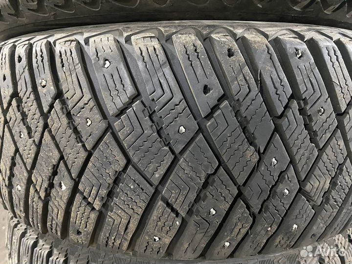 Goodyear Ultragrip Ice Arctic 215/60 R16