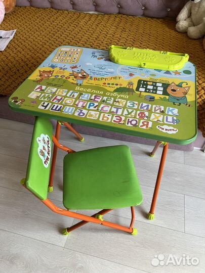 Детский стол со стулом