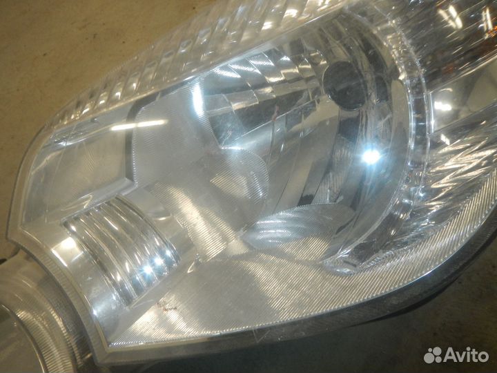 Б/У Б/У Фара левая, Skoda (Шкода) -yeti (09)