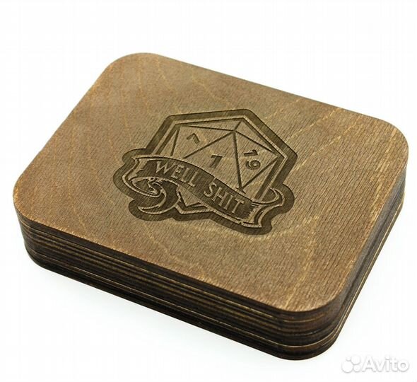 Деревянная шкатулка-кейс для игральных кубиков