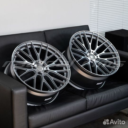 Radical EVO-2 20x9 + 20x10.5 5x112 Gloss Graphite