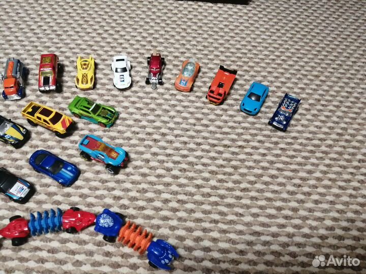 Машинки Xot whells