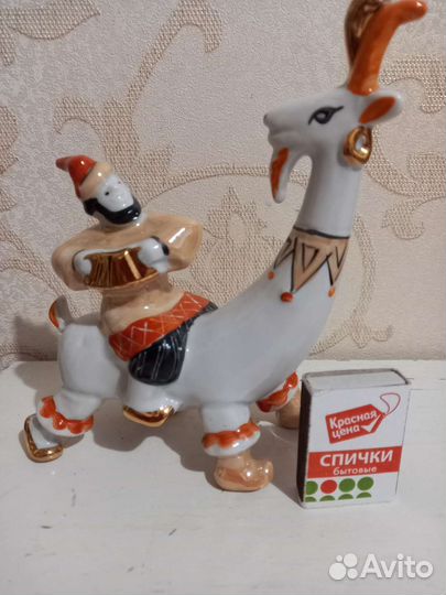 Фарфоровые статуэтки СССР дулево Потеха Скомарох