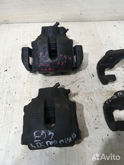 Суппорт передний правый BMW Х5 Е53