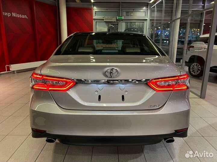 Toyota Camry 2.5 AT, 2022