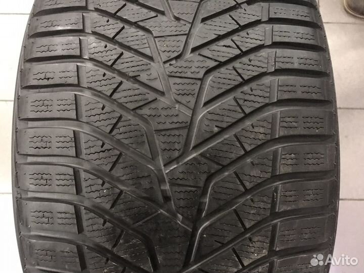 Yokohama BluEarth Winter V905 315/35 R21