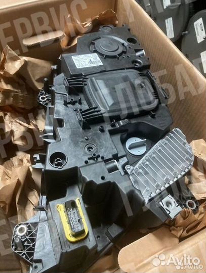 Фара правая FM4FH4 volvo 22239217