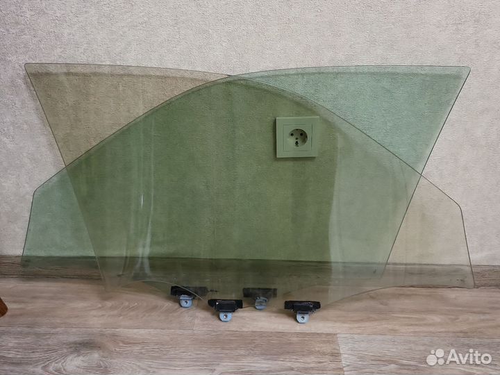 Стекло переднее Toyota Cresta JZX100 GX100