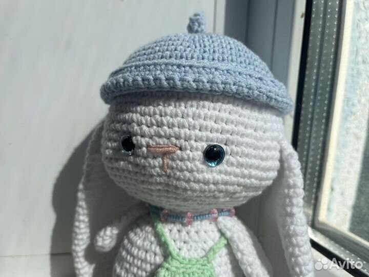 Вязаная игрушка Зайчик Бини