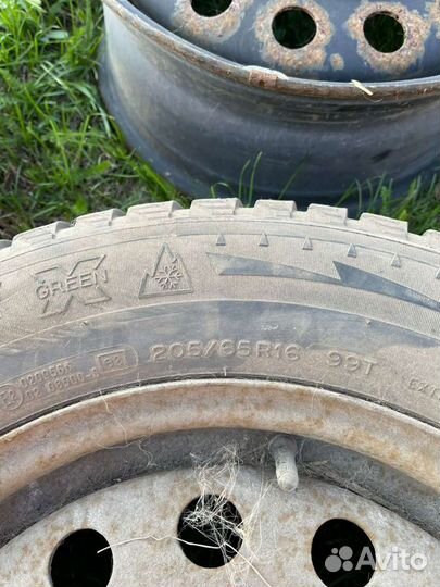 Продам три диска, один с резиной