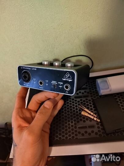 Внешняя звуковая карта behringer u-phoria um2
