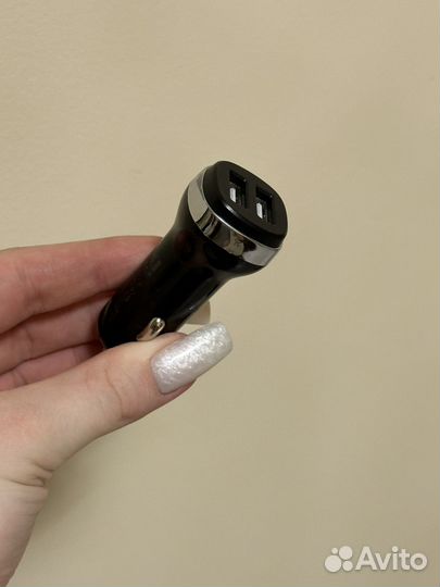 Зарядка в машину/AUX