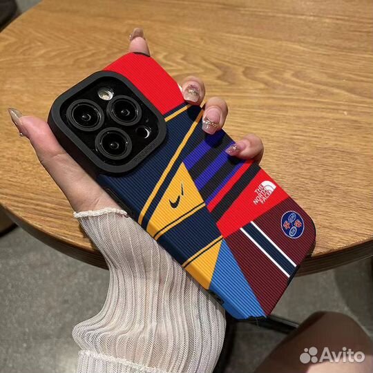 Чехол на iPhone