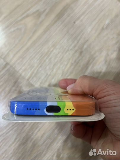 Чехол на iPhone 13 силиконовый