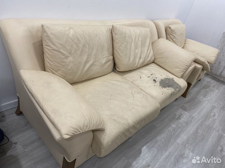 Диваны и кресло бу