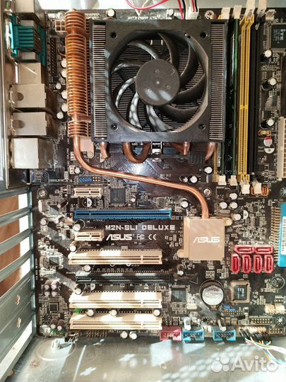 Материнская плата с процессором и памятью