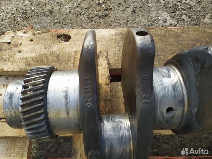 Коленчатый вал (коленвал) cummins 3917320
