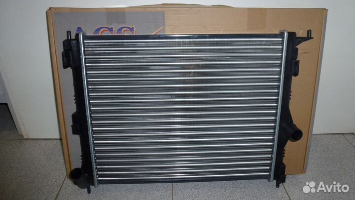 Радиатор охлаждения рено логан сандеро