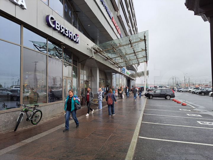 Торговля, Ювелирка, Обувь у метро 53,8 м²