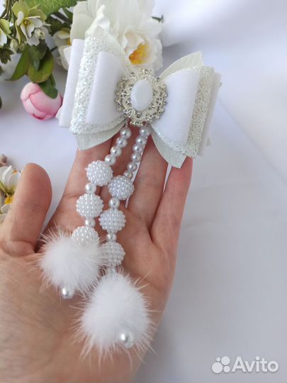 Бантик с подвесками, ручная работа