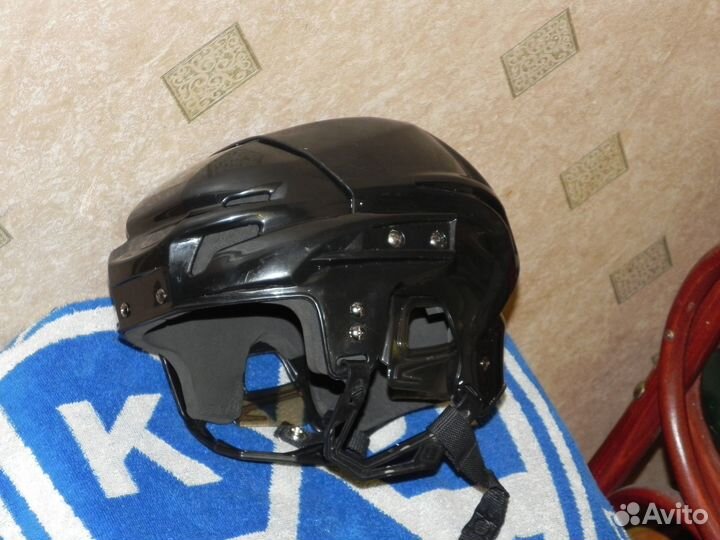 Шлем хоккейный для взрослого ссм.Цены в описании