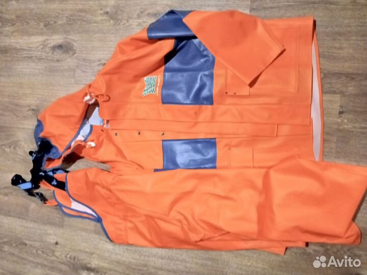 Костюм водонепроницаемый