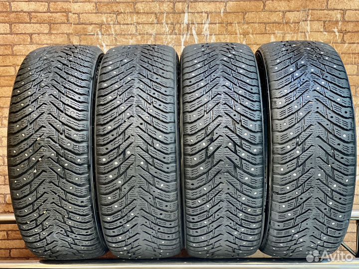 Nokian Tyres Hakkapeliitta 8 215/60 R16