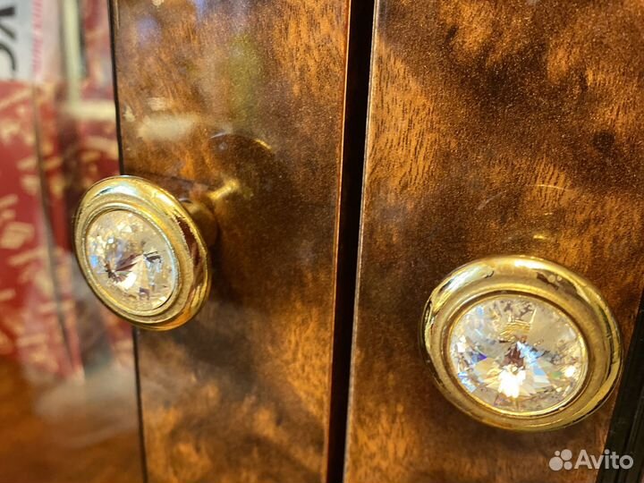 Витрина для гостинной Италия