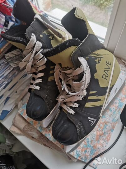 Коньки хоккейные