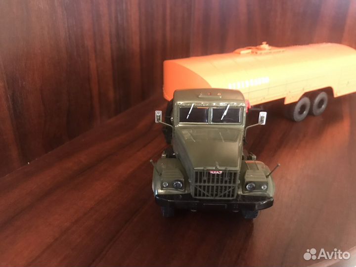 Модель автомобиля в масштабе 1 43 краз