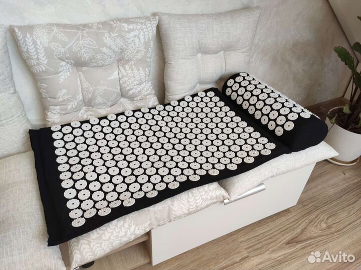 Аппликатор Кузнецова новые коврик + валик для шеи