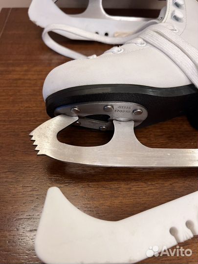 Коньки детские, фигурные.29 размер (18,5 см)