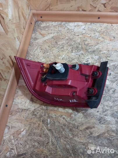 Фонарь задний левый правый Пассат Б7 универсал