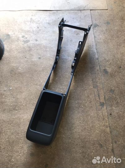 Центральная консоль Toyota avensis 2